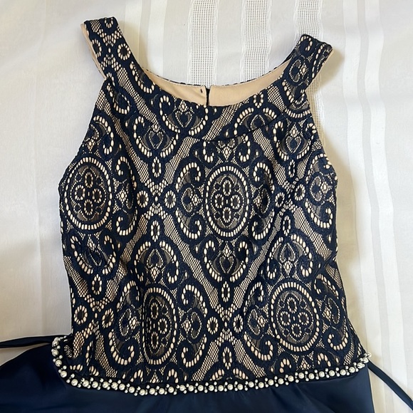 Speechless Kids | Size 16 Navy & Tan, Mesh & Pearl Elegant Formal Dress w Train - Picture 4 of 13